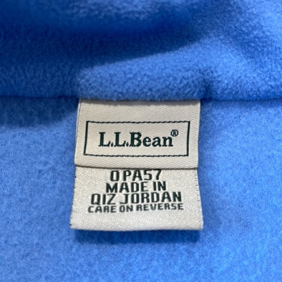 Women’s L.L. Bean Nordic Snowflake Blue Fleece full zip Sweater Size medium - Picture 14 of 16